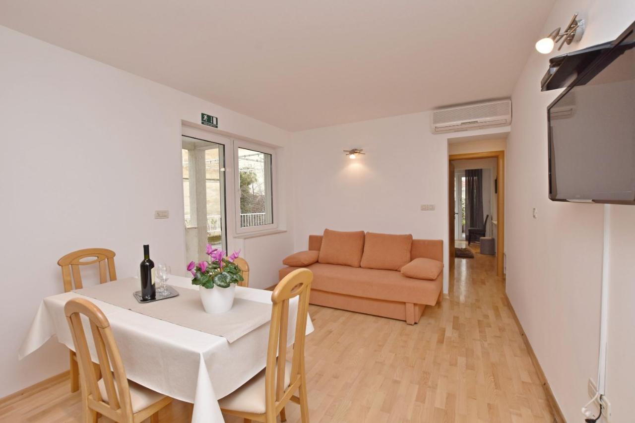 Apartment Mate Omiš Eksteriør billede